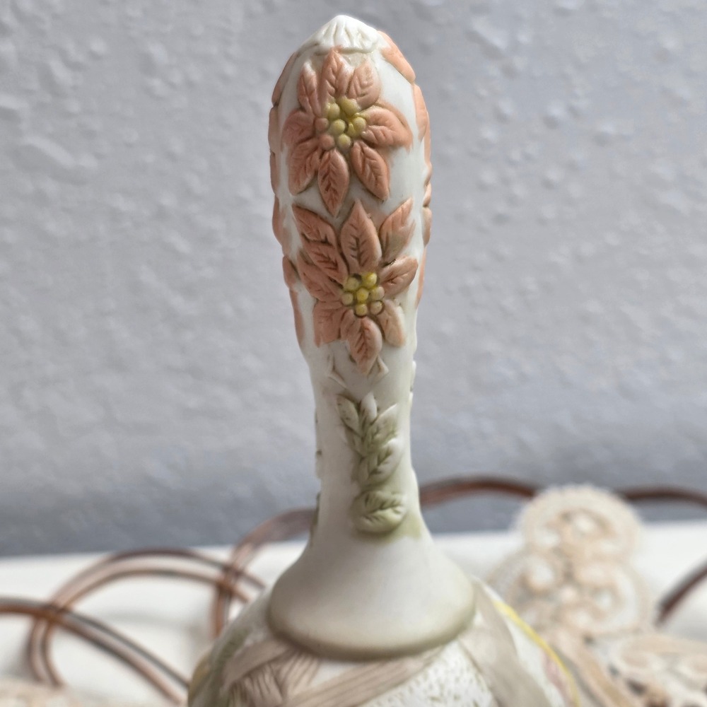 Lefton 1982 The Christopher‎ Collection "O Come All Ye Faithful" Porcelain Bell - Picture 6 of 9